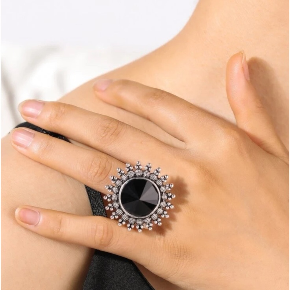 Vintage Silver & Black Crystal Starburst Cocktail Statement Ring
